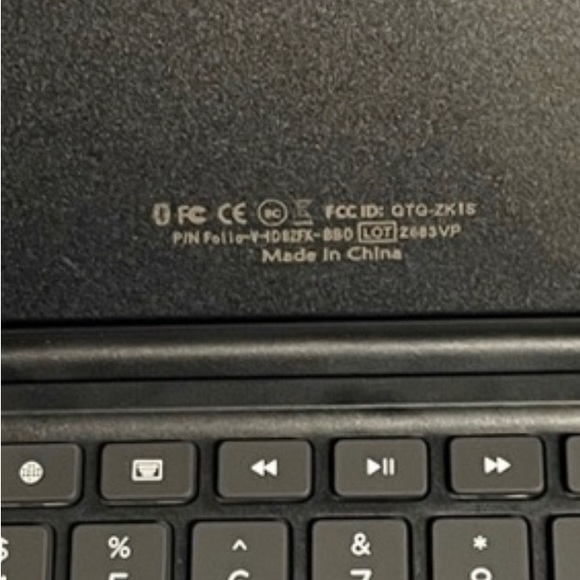 New Zagg Folio Wireless Keyboard & Case - Picture 9 of 9